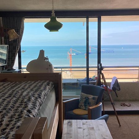 Tiny Apt W/ Balcony And Seaview, Even Out Of Your Bed ! Остенде Екстериор снимка