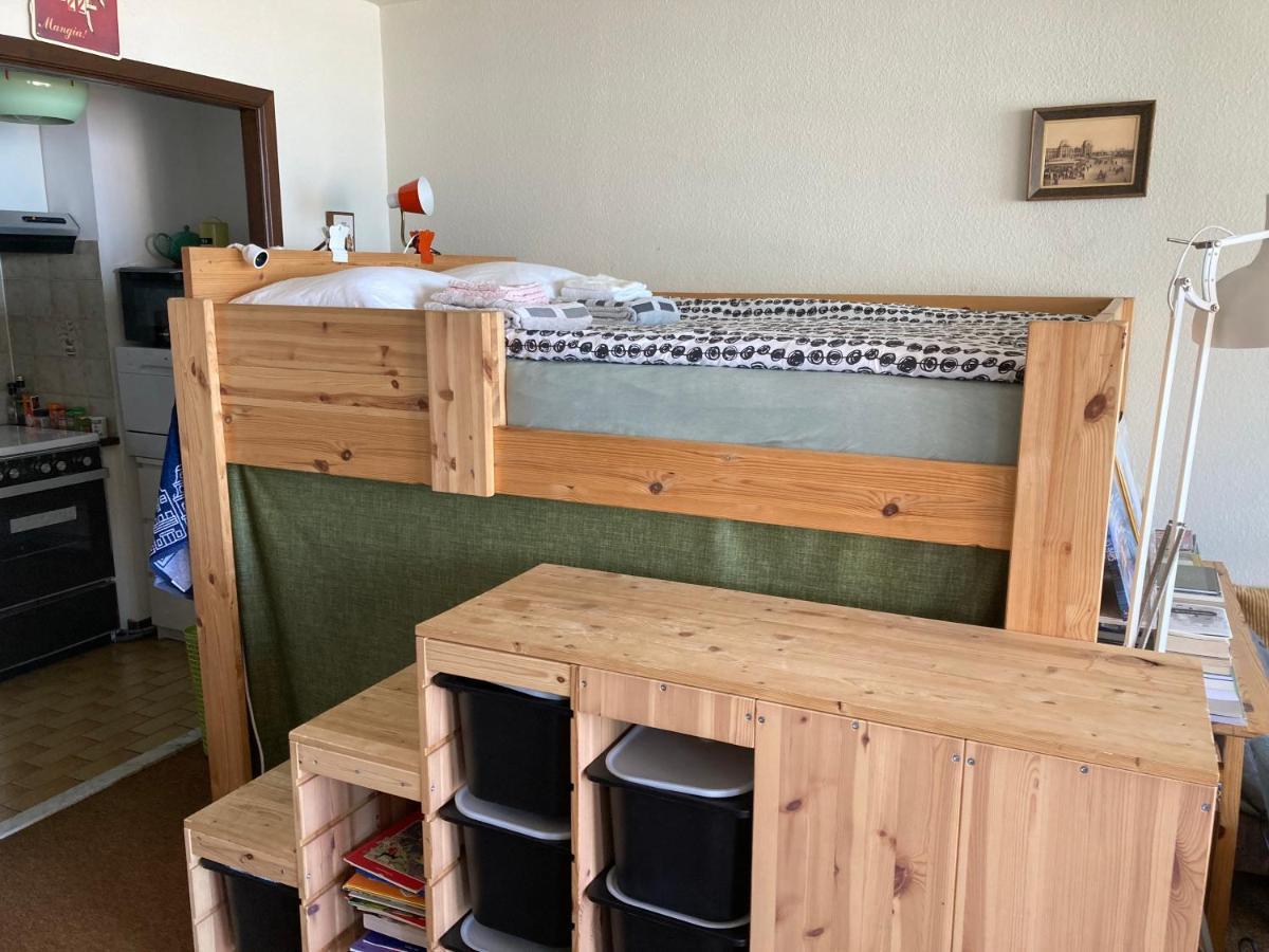 Tiny Apt W/ Balcony And Seaview, Even Out Of Your Bed ! Остенде Екстериор снимка